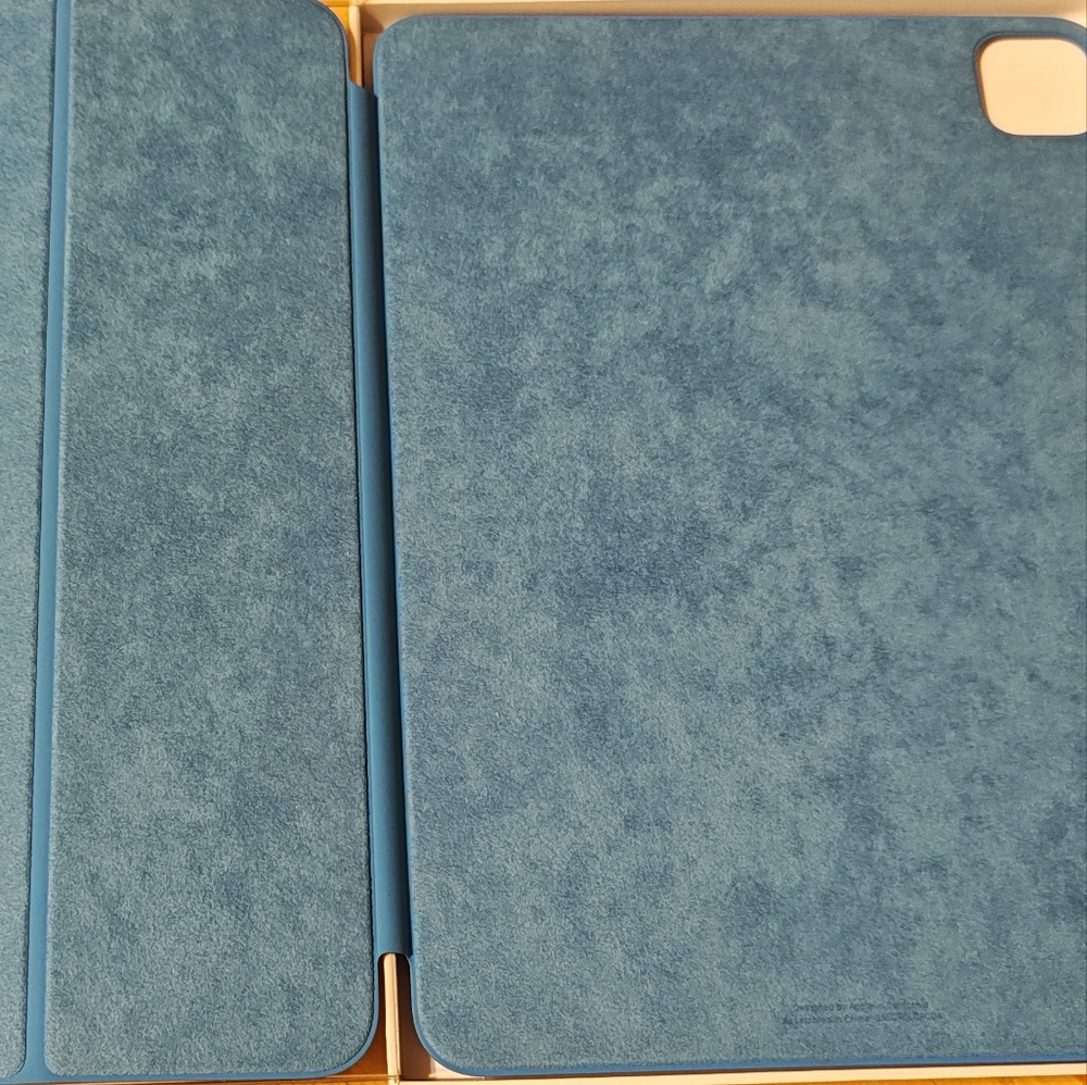 Apple iPad Smart Folio Surf Blue Case MXT62ZM/A - Picture 7 of 10